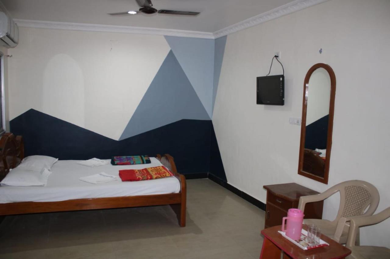 Hotel Sudhiksha Deluxe Рамешварам Экстерьер фото